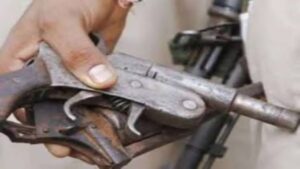 अवैध तमंचा बरामदगी के दोषी को एक साल का कारावास