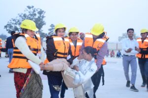 हवाई हमले की आपात स्थिति से निपटने का किया गया जीवंत अभ्यास, डीएम ने तैयारियों पर जताया संतोष
